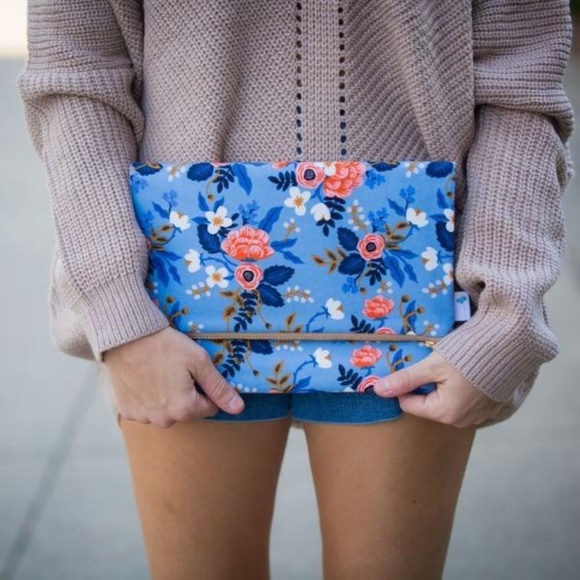 NEW Daisy Faye Designs Oversized Foldover Clutch - Picture 3 of 4